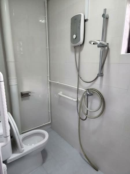 830 Woodlands Street 83, 830 Woodlands Street 83, Room Rental, 135 sqft, HDB Flat For Rent, by Ken Pek, 500157146 - Bathroom - PropertyGuru.com.sg