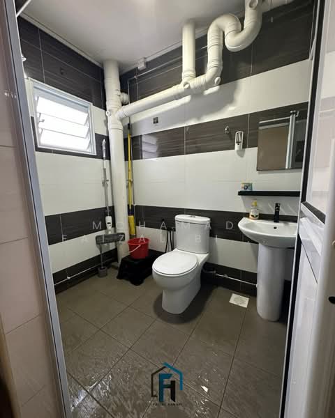 554 Woodlands Drive 53, 554 Woodlands Drive 53, 3 Bedrooms, 968 sqft, HDB Flat For Sale, by Mohamad Faizal Bin Hanafi, 500157158 - Bathroom - PropertyGuru.com.sg