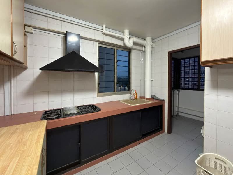 498D Tampines Street 45, 498D Tampines Street 45, 3 Bedrooms, 1,335 sqft, HDB Flat For Rent, by Justin Chiu, 500157169 - Kitchen - PropertyGuru.com.sg