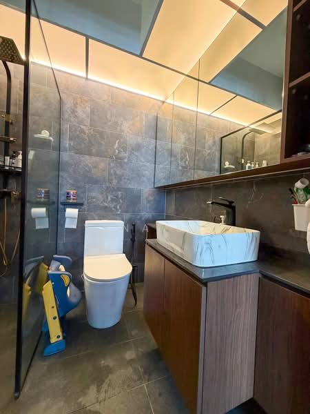 420A Northshore Drive, 420A Northshore Drive, 3 Bedrooms, 1,022 sqft, HDB Flat For Sale, by Yuna Lim, 500157177 - Bathroom - PropertyGuru.com.sg