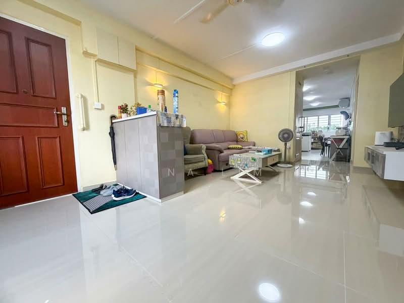 123 Hougang Avenue 1, 123 Hougang Avenue 1, 3 Bedrooms, 979 sqft, HDB Flat For Sale, by Yuna Lim, 500157193 - Living Room - PropertyGuru.com.sg