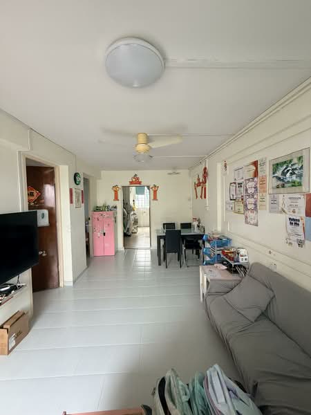 642 Hougang Avenue 8, 642 Hougang Avenue 8, 2 Bedrooms, 645 sqft, HDB Flat For Sale, by Steven Lee, 500157204 - Living Room - PropertyGuru.com.sg