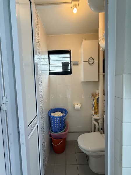 642 Hougang Avenue 8, 642 Hougang Avenue 8, 2 Bedrooms, 645 sqft, HDB Flat For Sale, by Steven Lee, 500157204 - Bathroom - PropertyGuru.com.sg