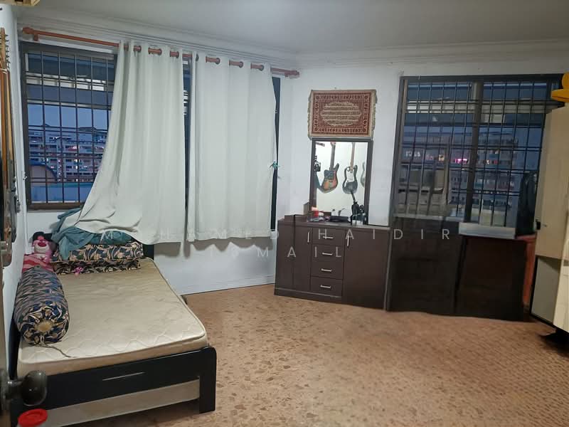 733 Jurong West Street 73, 733 Jurong West Street 73, 4 Bedrooms, 1,453 sqft, HDB Flat For Sale, by Mohamed Haidir Ismail, 500157223 - Bedroom - PropertyGuru.com.sg