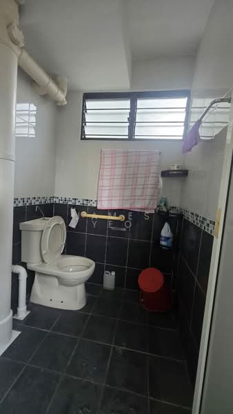 622 Bedok Reservoir Road, 622 Bedok Reservoir Road, 3 Bedrooms, 979 sqft, HDB Flat For Sale, by James Yeo, 500157233 - Bathroom - PropertyGuru.com.sg