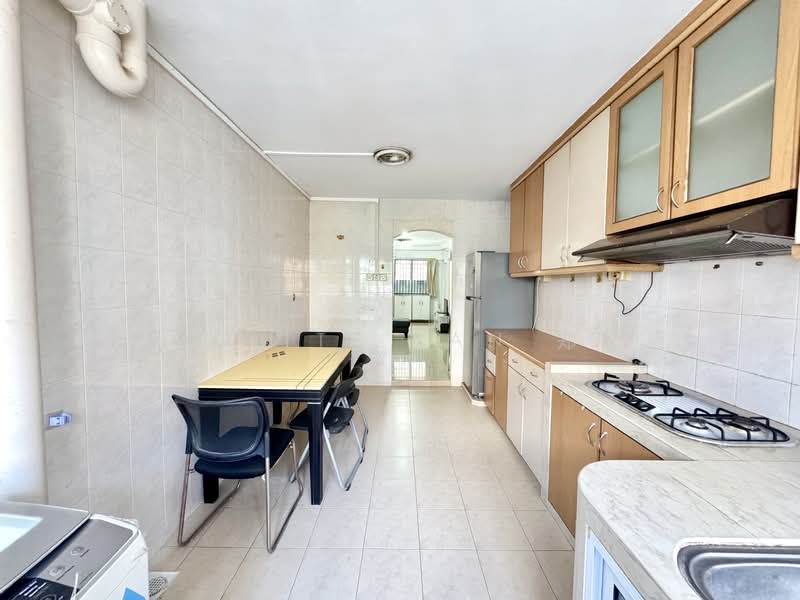 120 Ang Mo Kio Avenue 3, 120 Ang Mo Kio Avenue 3, 3 Bedrooms, 883 sqft, HDB Flat For Sale, by Brigitte Tan 郑滢薇, 500157235 - Kitchen - PropertyGuru.com.sg