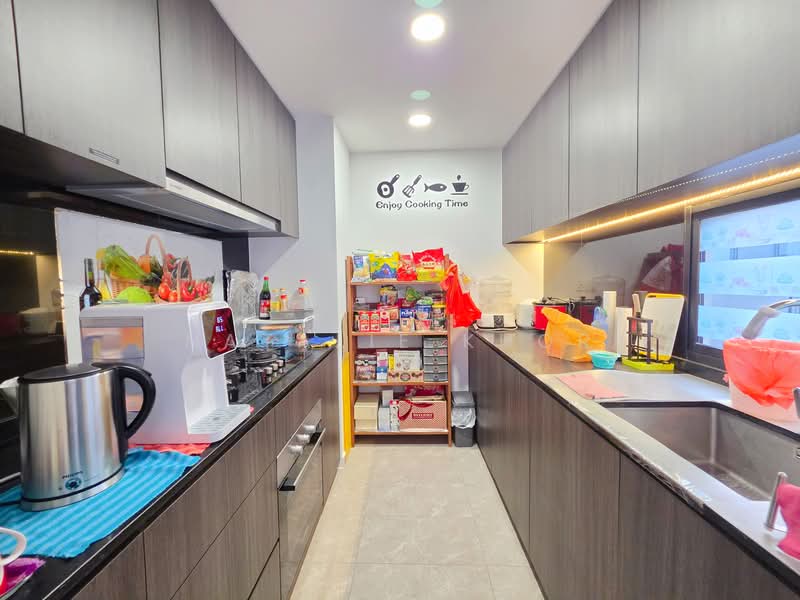 Park Colonial, 10 Woodleigh Lane, 3 Bedrooms, 1,195 sqft, Condominium For Sale, by Natalie Khor, 500157237 - Kitchen - PropertyGuru.com.sg