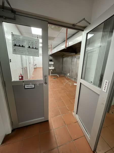Enterprise Centre, 20 Bukit Batok Crescent, 3,531 sqft, Factory / Workshop (B2) For Rent, by Larry Yeow, 500157246 - Kitchen - CommercialGuru.com.sg