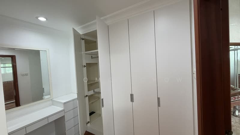 The Compass At Chancery, 6U Chancery Hill Road, 4 Bedrooms, 2,506 sqft, Cluster House For Rent, by Solomon Chow, 500157250 - Master Bedroom Walk In Wardrobe - PropertyGuru.com.sg