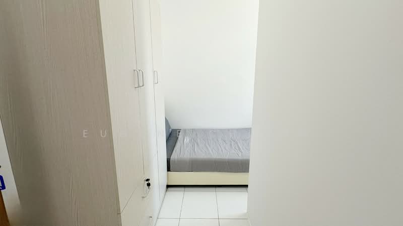Fernwood Towers, 22 Fernwood Terrace, Room Rental, 200 sqft, Condominium For Rent, by Eugene Chieng, 500157253 - Bedroom - PropertyGuru.com.sg