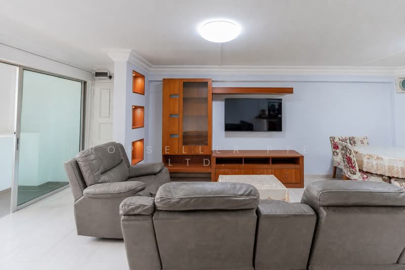 191 Bishan Street 13, 191 Bishan Street 13, 3 Bedrooms, 1,302 sqft, HDB Flat For Sale, by Kelly Tan, 500157258 - Living Room - PropertyGuru.com.sg