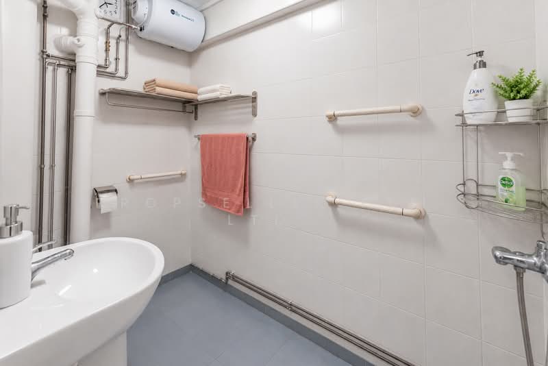 191 Bishan Street 13, 191 Bishan Street 13, 3 Bedrooms, 1,302 sqft, HDB Flat For Sale, by Kelly Tan, 500157258 - Bathroom - PropertyGuru.com.sg