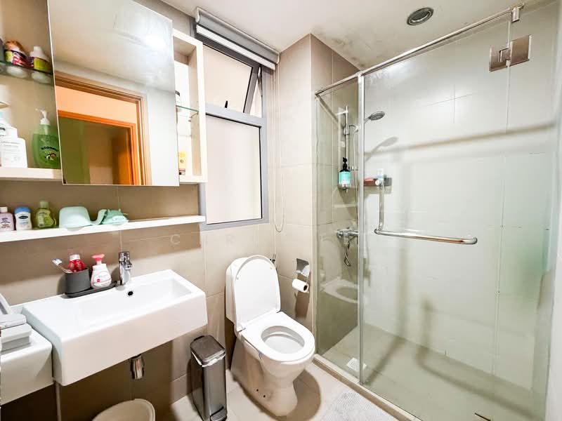 Waterford Residence, 21 Kim Yam Road, 3 Bedrooms, 1,044 sqft, Condominium For Sale, by Chris Tee, 500157263 - Bathroom - PropertyGuru.com.sg