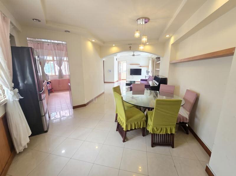 135 Edgedale Plains, 135 Edgedale Plains, Hougang / Punggol / Sengkang, 3 Bedrooms, 1,194 sqft, HDB Flat For Sale, by Jude L., 500157264 - Dining Room - PropertyGuru.com.sg