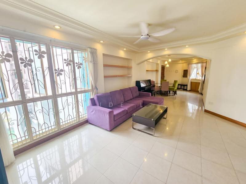 135 Edgedale Plains, 135 Edgedale Plains, Hougang / Punggol / Sengkang, 3 Bedrooms, 1,194 sqft, HDB Flat For Sale, by Jude L., 500157264 - Living Room - PropertyGuru.com.sg