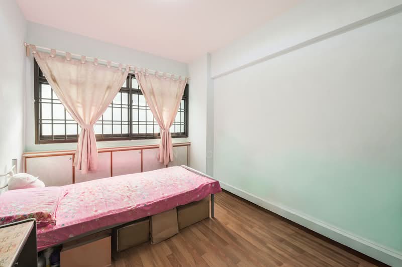 689 Jurong West Central 1, 689 Jurong West Central 1, 3 Bedrooms, 1,066 sqft, HDB Flat For Sale, by Lynn Choo, 500157279 - Bedroom - PropertyGuru.com.sg