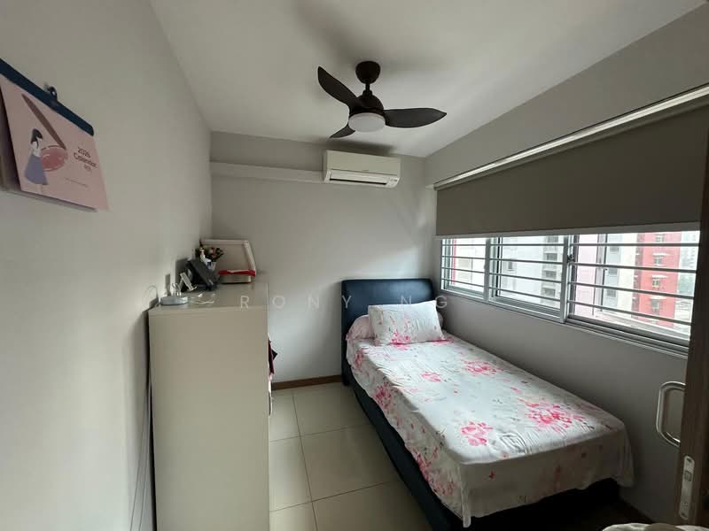 436A Bukit Batok West Avenue 5, 436A Bukit Batok West Avenue 5, 1 Bedroom, 409 sqft, HDB Flat For Sale, by Rony Ng, 500157290 - Bedroom - PropertyGuru.com.sg