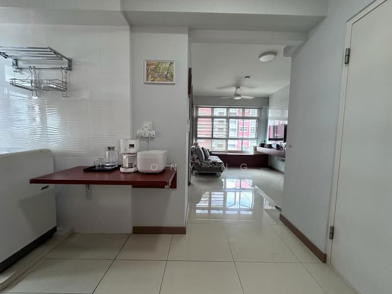 436A Bukit Batok West Avenue 5, 436A Bukit Batok West Avenue 5, 1 Bedroom, 409 sqft, HDB Flat For Sale, by Rony Ng, 500157290 - Living Room - PropertyGuru.com.sg