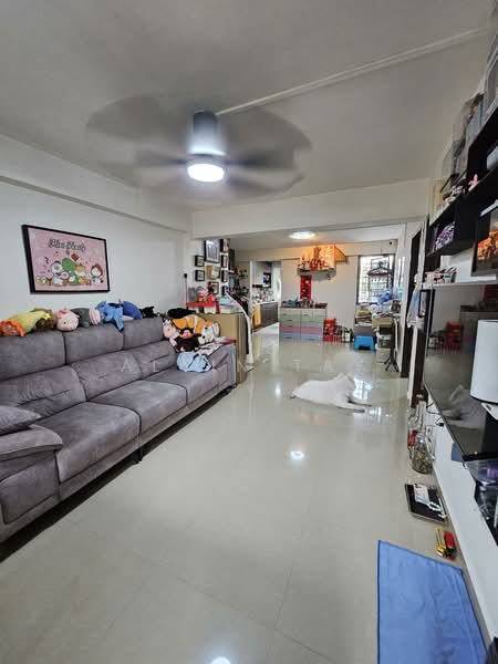 37 Teban Gardens Road, 37 Teban Gardens Road, 2 Bedrooms, 807 sqft, HDB Flat For Sale, by Alvin Tay, 500157297 - Living Room - PropertyGuru.com.sg