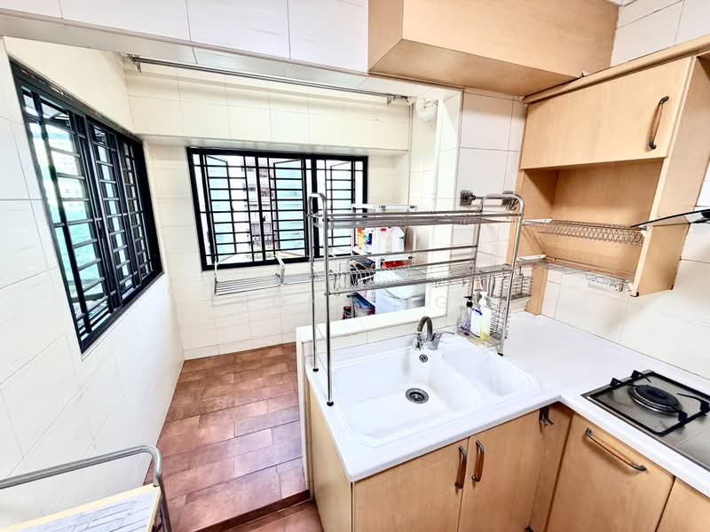 324 Sembawang Close, 324 Sembawang Close, 3 Bedrooms, 1,292 sqft, HDB Flat For Sale, by Rony Ng, 500157298 - Kitchen - PropertyGuru.com.sg