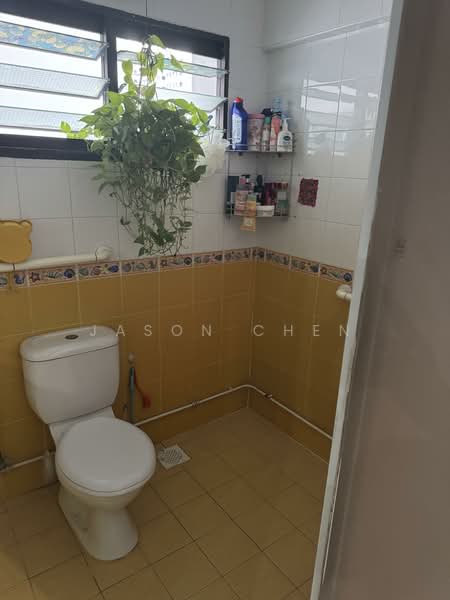 936 Hougang Street 92, 936 Hougang Street 92, 3 Bedrooms, 1,087 sqft, HDB Flat For Rent, by Jason Chen, 500157316 - Bathroom - PropertyGuru.com.sg