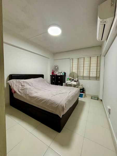 265 Yishun Street 22, 265 Yishun Street 22, 3 Bedrooms, 904 sqft, HDB Flat For Sale, by Meiyin Pan, 500157353 - Spacious Common Bedroom - PropertyGuru.com.sg