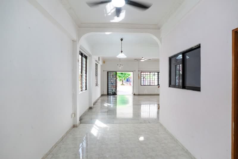 FREEHOLD END TERRACE @LORONG STANGEE/1KM TAO NAN, LORONG STANGEE, 4 Bedrooms, 2,000 sqft, Terraced House For Sale, by Alvin Tan, 500157359 - Interior - PropertyGuru.com.sg