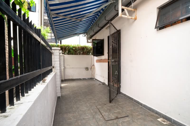 EXCLUSIVE TERRACE LISTING@LORONG STANGEE/1KM TAO NAN, LORONG STANGEE, 4 Bedrooms, 2,000 sqft, Terraced House For Sale, by Alvin Tan, 500157359 - Exterior - PropertyGuru.com.sg