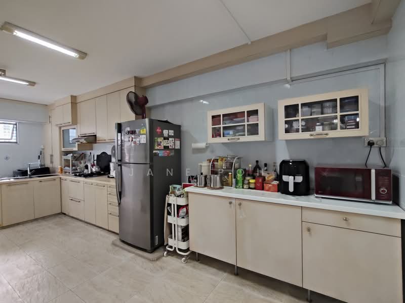 649B Jurong West Street 61, 649B Jurong West Street 61, 3 Bedrooms, 1,184 sqft, HDB Flat For Sale, by Jane Poh, 500157378 - Kitchen - PropertyGuru.com.sg