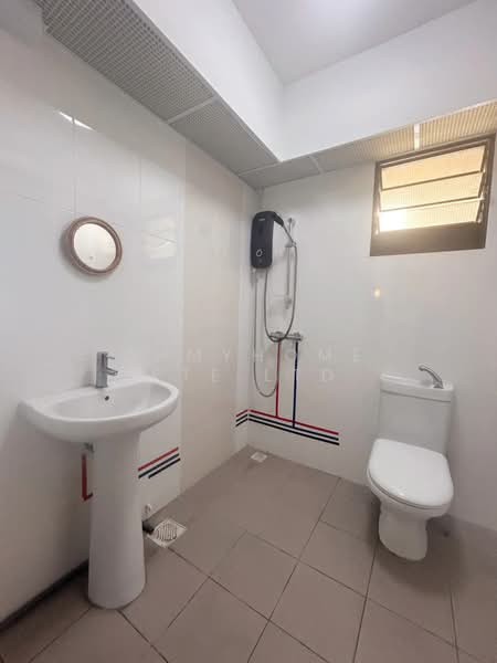 467A Bukit Batok West Avenue 9, 467A Bukit Batok West Avenue 9, 1 Bedroom, 506 sqft, HDB Flat For Sale, by KEE PENG HAR, 500157387 - Bathroom - PropertyGuru.com.sg