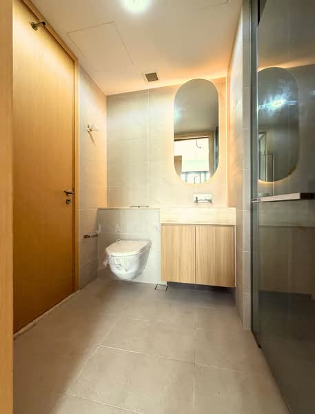 Hill House, 10A-11 Institution Hill, 10B, 1 Bedroom, 431 sqft, Condominium For Rent, by Jack Li, 500157389 - Bathroom - PropertyGuru.com.sg