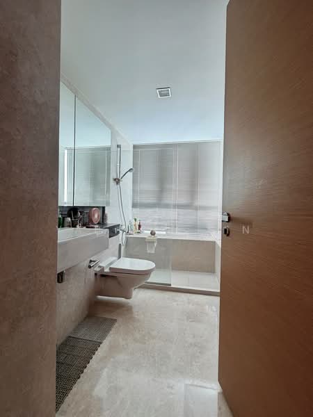 Dakota Residences, 42 Dakota Crescent, 3 Bedrooms, 1,313 sqft, Condominium For Sale, by Yap Wan Sin, 500157391 - Bathroom - PropertyGuru.com.sg