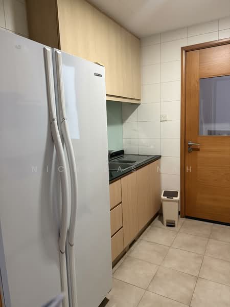 Sunglade, 1 Serangoon Avenue 2, 2 Bedrooms, 900 sqft, Condominium For Rent, by Nicholas Nah, 500157407 - Kitchen - PropertyGuru.com.sg