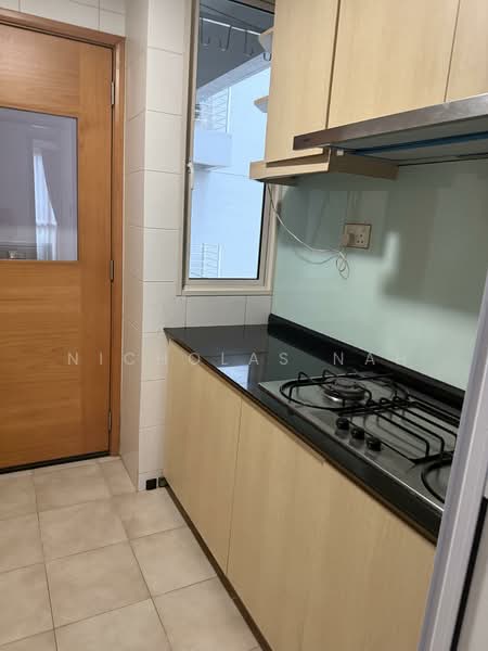 Sunglade, 1 Serangoon Avenue 2, 2 Bedrooms, 900 sqft, Condominium For Rent, by Nicholas Nah, 500157407 - Kitchen - PropertyGuru.com.sg