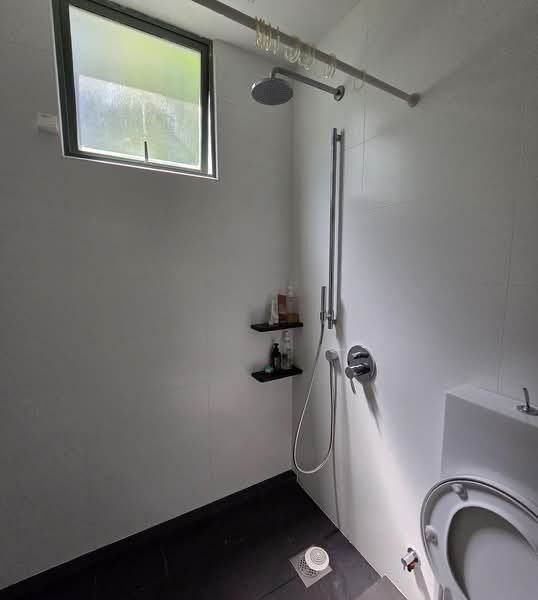Villas Laguna, 368 Upper East Coast Road, 3 Bedrooms, 1,561 sqft, Condominium For Sale, by KC Foo, 500157415 - Bathroom - PropertyGuru.com.sg
