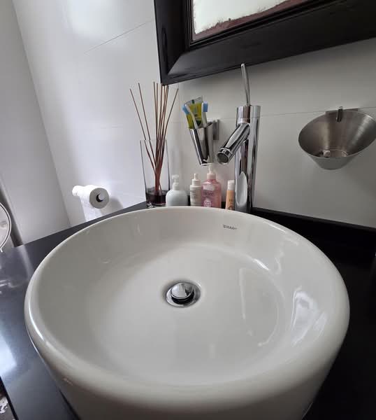 Villas Laguna, 368 Upper East Coast Road, 3 Bedrooms, 1,561 sqft, Condominium For Sale, by KC Foo, 500157415 - Bathroom - PropertyGuru.com.sg