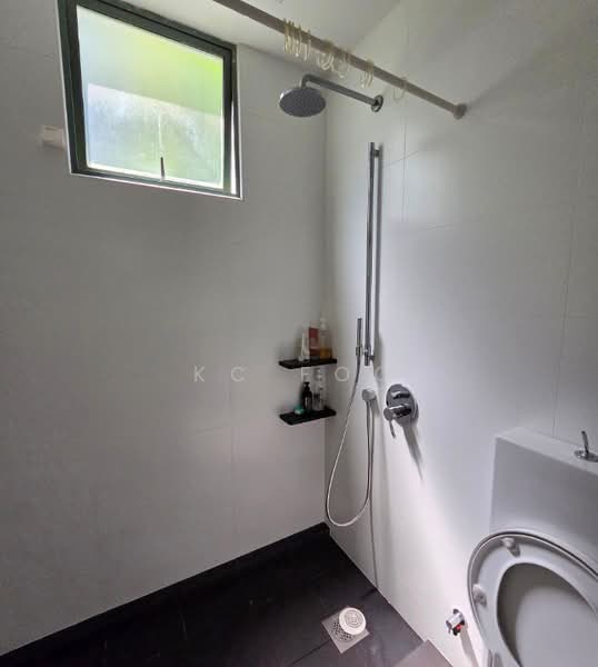 Villas Laguna, 368 Upper East Coast Road, 3 Bedrooms, 1,561 sqft, Condominium For Sale, by KC Foo, 500157415 - Bathroom - PropertyGuru.com.sg