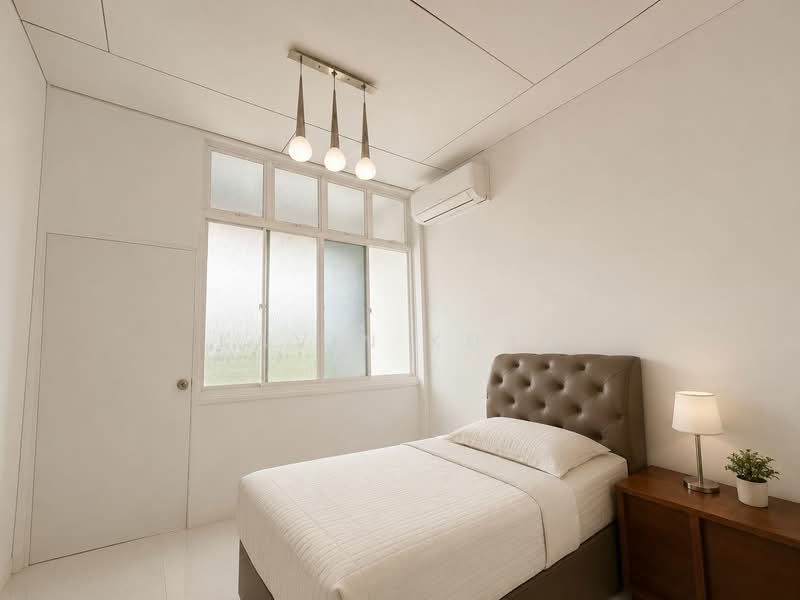 Mayflower Gardens, Mayflower Drive, 4 Bedrooms, 2,200 sqft, Terraced House For Sale, by Kavin Kuah, 500157422 - Bedroom - PropertyGuru.com.sg