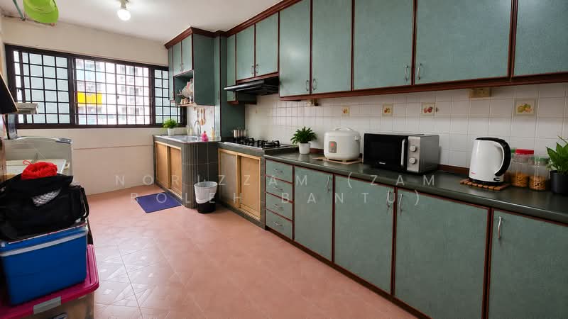 238 Bukit Batok East Avenue 5, 238 Bukit Batok East Avenue 5, 2 Bedrooms, 721 sqft, HDB Flat For Sale, by Norizzam (Zam Boleh Bantu), 500157437 - Kitchen - PropertyGuru.com.sg