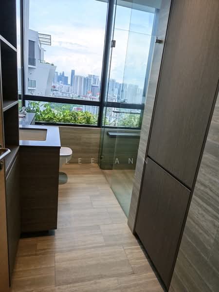 The Crest, 105 Prince Charles Crescent, 3 Bedrooms, 1,636 sqft, Condominium For Rent, by Lee Ann, 500157443 - PropertyGuru.com.sg