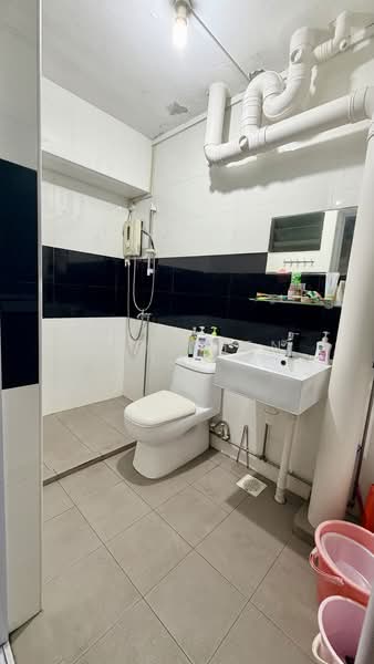 758 Woodlands Avenue 6, 758 Woodlands Avenue 6, 3 Bedrooms, 1,109 sqft, HDB Flat For Sale, by Soo Chen Lai, 500157450 - Bathroom - PropertyGuru.com.sg