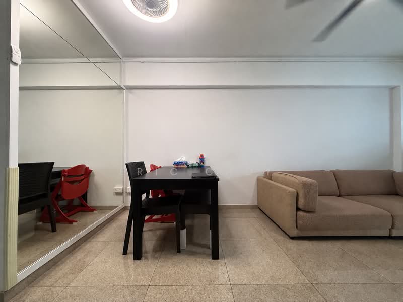 236 Tampines Street 21, 236 Tampines Street 21, 2 Bedrooms, 786 sqft, HDB Flat For Sale, by Eric Choy, 500157453 - Living Room - PropertyGuru.com.sg