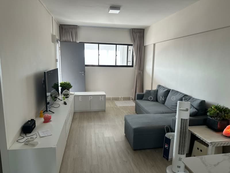 925 Tampines Street 91, 925 Tampines Street 91, Room Rental, 350 sqft, HDB Flat For Rent, by Josephine Ong, 500157455 - Living Room - PropertyGuru.com.sg