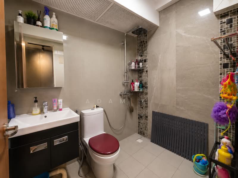 606B Tampines Street 61, 606B Tampines Street 61, 3 Bedrooms, 1,206 sqft, HDB Flat For Sale, by Adam K, 500157483 - Bathroom - PropertyGuru.com.sg