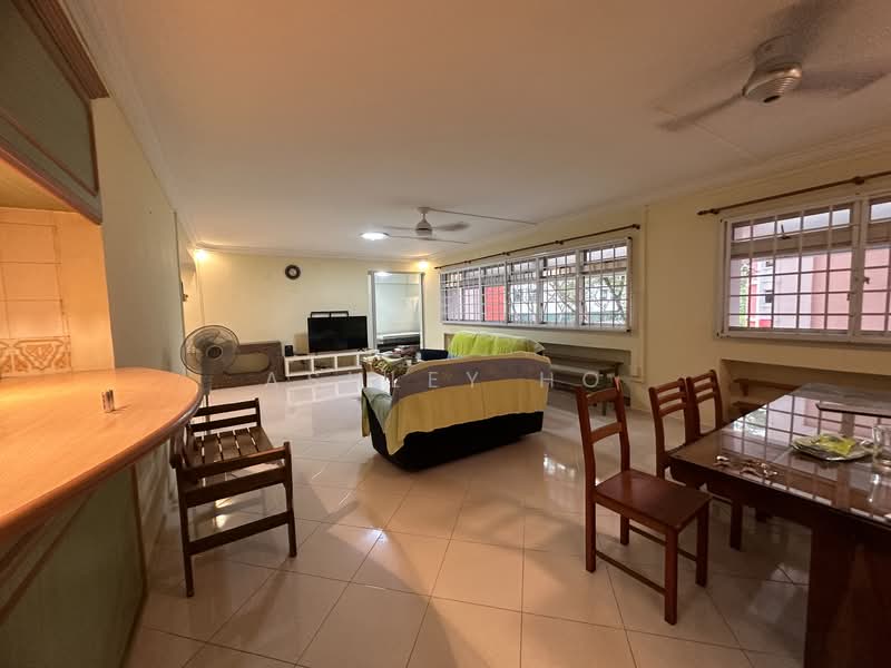 556 Choa Chu Kang North 6, 556 Choa Chu Kang North 6, 4 Bedrooms, 1,572 sqft, HDB Flat For Rent, by Ashley Ho, 500157485 - Living Room - PropertyGuru.com.sg