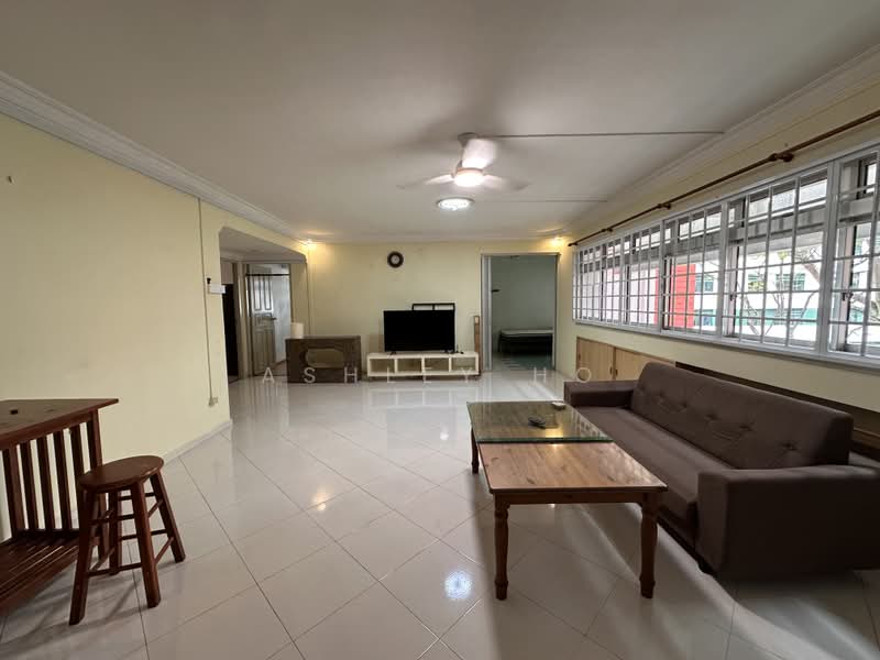 556 Choa Chu Kang North 6, 556 Choa Chu Kang North 6, 4 Bedrooms, 1,572 sqft, HDB Flat For Rent, by Ashley Ho, 500157485 - Living Room - PropertyGuru.com.sg