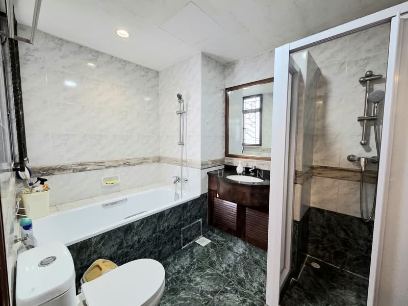 The Florida, 76 Hougang Avenue 7, 3 Bedrooms, 1,292 sqft, Condominium For Rent, by Jeff Huang, 500157509 - Bathroom - PropertyGuru.com.sg