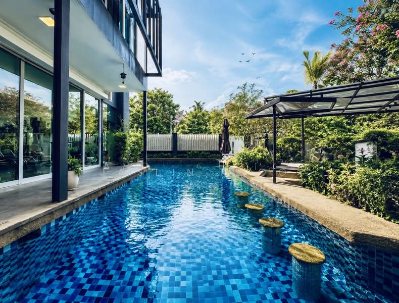 🏠 District 14 Luxurious Detached Home at Kembangan 🚆, , 5 Bedrooms, 3,800 sqft, Detached House For Sale, by Jaslin Khoo, 500157527 - Exterior - Enhanced - PropertyGuru.com.sg