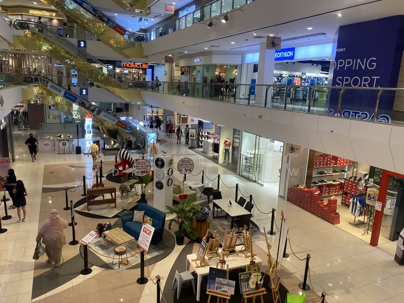The Centrepoint, 176 Orchard Road, 452 sqft, Mall Shop For Sale, by Adrienne Yew, 500157529 - Interior - CommercialGuru.com.sg