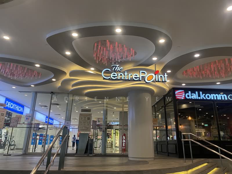 The Centrepoint, 176 Orchard Road, 452 sqft, Mall Shop For Sale, by Adrienne Yew, 500157529 - Exterior - CommercialGuru.com.sg